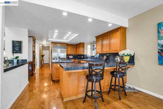 82 Edgeview Ct, Discovery Bay, CA 94505