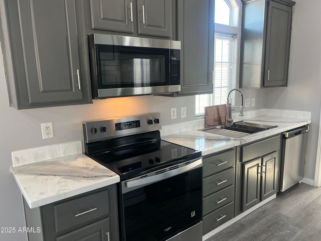 10701 N 99TH Avenue 65, Peoria, AZ 85345