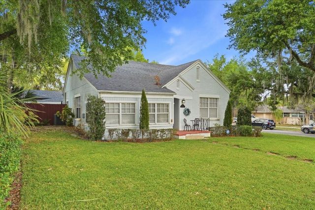 337 E SESSOMS AVENUE, Lake Wales, FL 33853