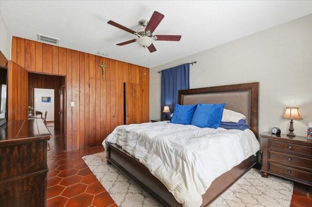 337 E SESSOMS AVENUE, Lake Wales, FL 33853