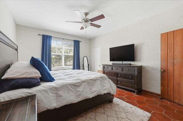 337 E SESSOMS AVENUE, Lake Wales, FL 33853