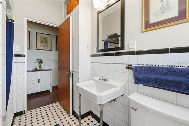 337 E SESSOMS AVENUE, Lake Wales, FL 33853