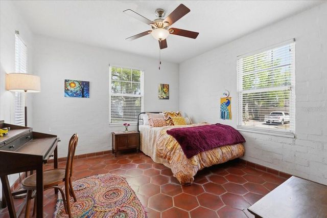 337 E SESSOMS AVENUE, Lake Wales, FL 33853