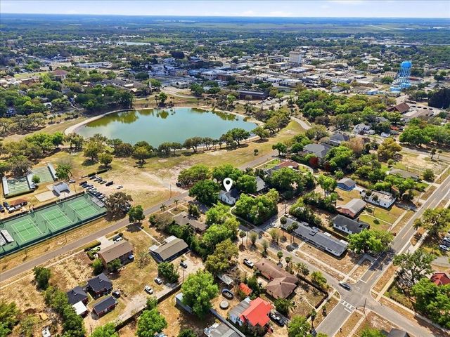 337 E SESSOMS AVENUE, Lake Wales, FL 33853