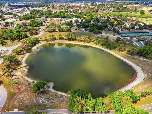 337 E SESSOMS AVENUE, Lake Wales, FL 33853