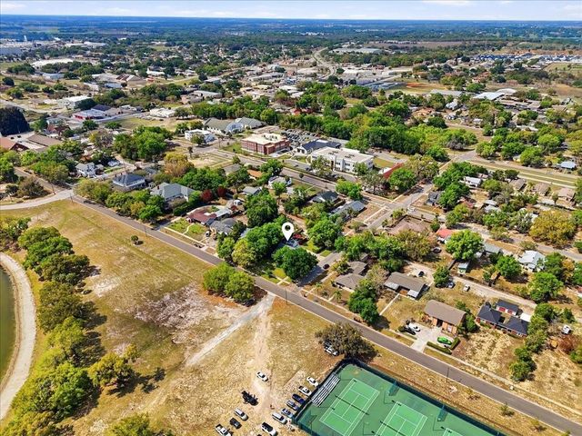 337 E SESSOMS AVENUE, Lake Wales, FL 33853