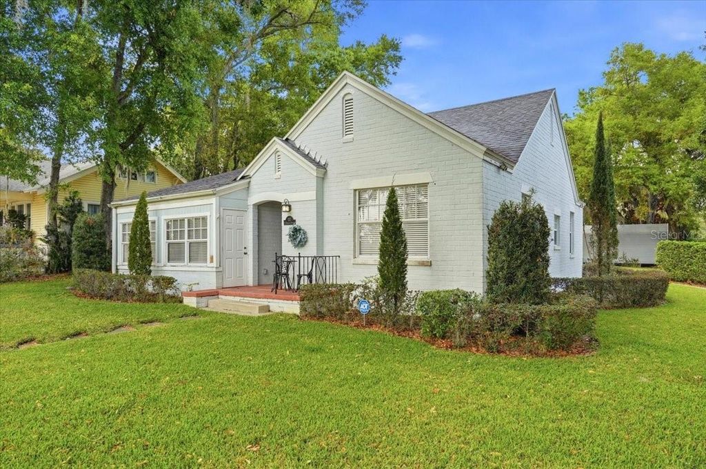 337 E SESSOMS AVENUE, Lake Wales, FL 33853