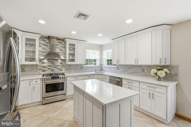 202 VERONICA CT, Lanoka Harbor, NJ 08734