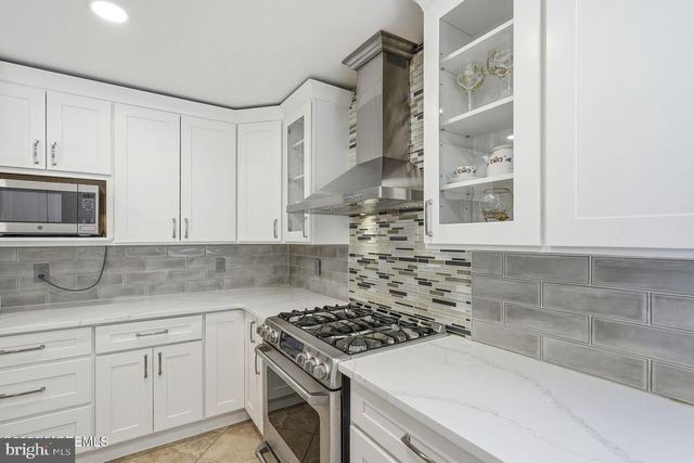 202 VERONICA CT, Lanoka Harbor, NJ 08734