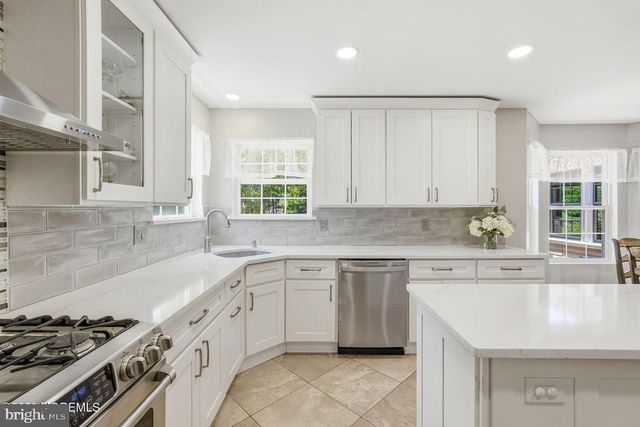 202 VERONICA CT, Lanoka Harbor, NJ 08734