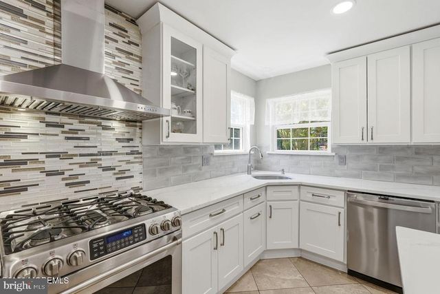 202 VERONICA CT, Lanoka Harbor, NJ 08734
