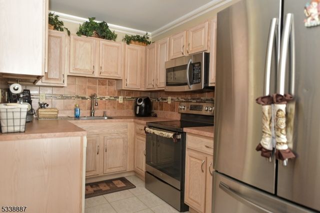 911 Madison Ave 8, Paterson City, NJ 07524