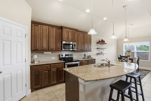 3017 Ridgemont Court, Weatherford, TX 76086