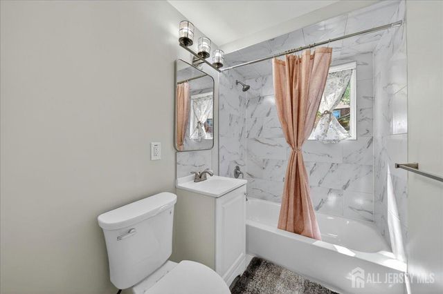 513 Brooklawn Avenue B1, Roselle, NJ 07203