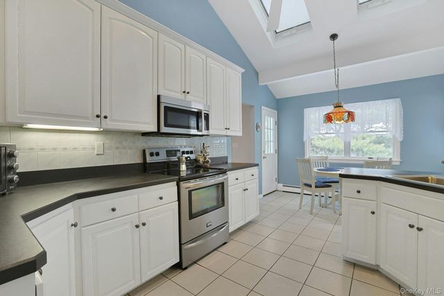 31 W Linwood Street, Valhalla, NY 10595