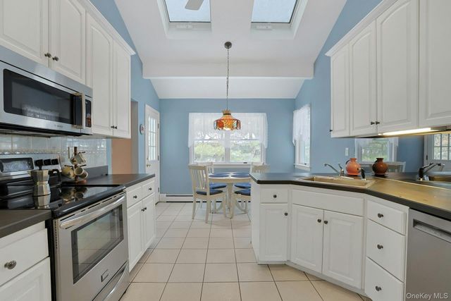 31 W Linwood Street, Valhalla, NY 10595