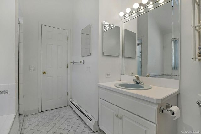 31 W Linwood Street, Valhalla, NY 10595