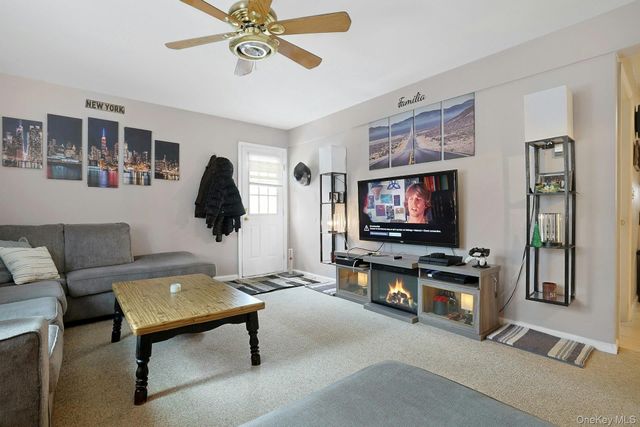 31 W Linwood Street, Valhalla, NY 10595