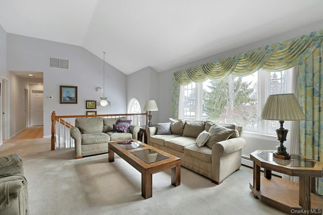 31 W Linwood Street, Valhalla, NY 10595