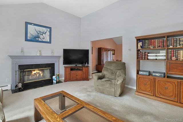 31 W Linwood Street, Valhalla, NY 10595