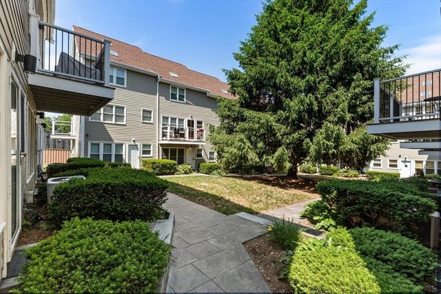 54 Crescent Ave N, Boston, MA 02125