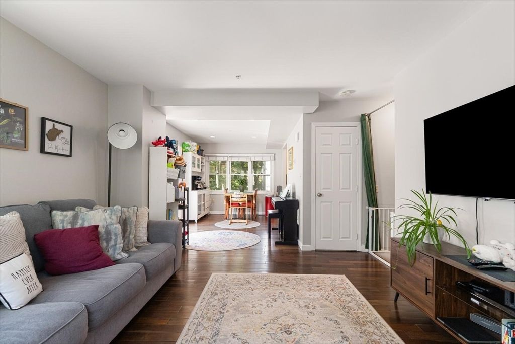 54 Crescent Ave N, Boston, MA 02125