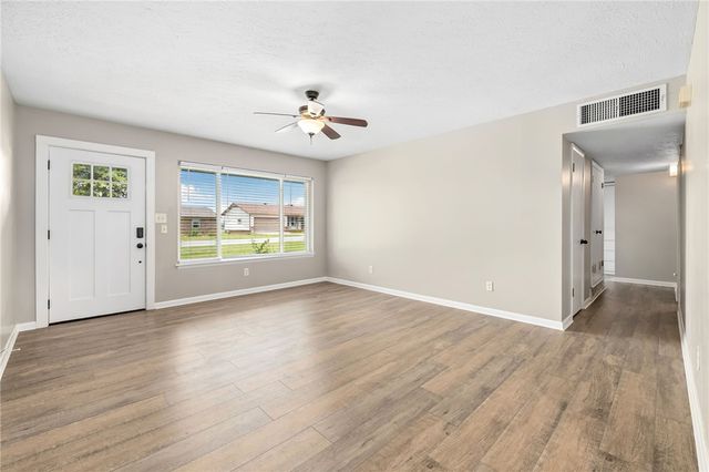 1208 NE 3Rd Street, Bentonville, AR 72712