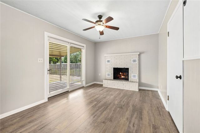 1208 NE 3Rd Street, Bentonville, AR 72712