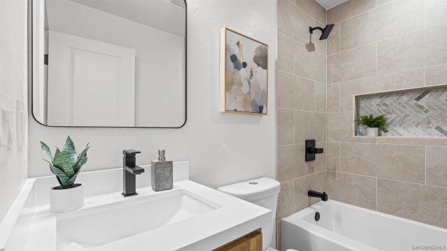 737 Laguna, El Cajon, CA 92020