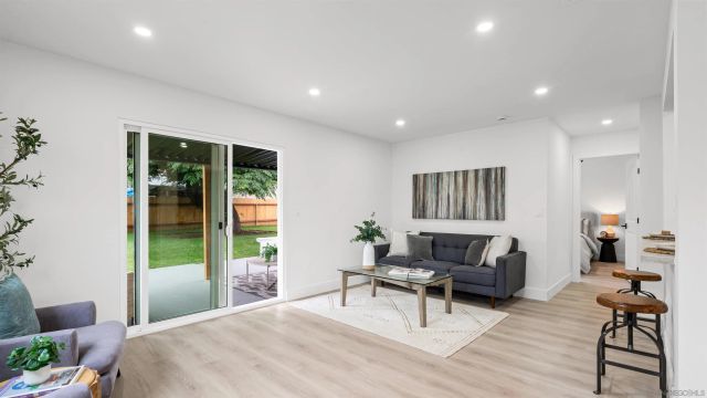 737 Laguna, El Cajon, CA 92020