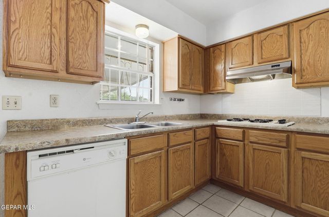 8025 GILBERT Drive, El Paso, TX 79907