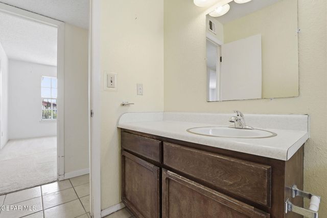 8025 GILBERT Drive, El Paso, TX 79907