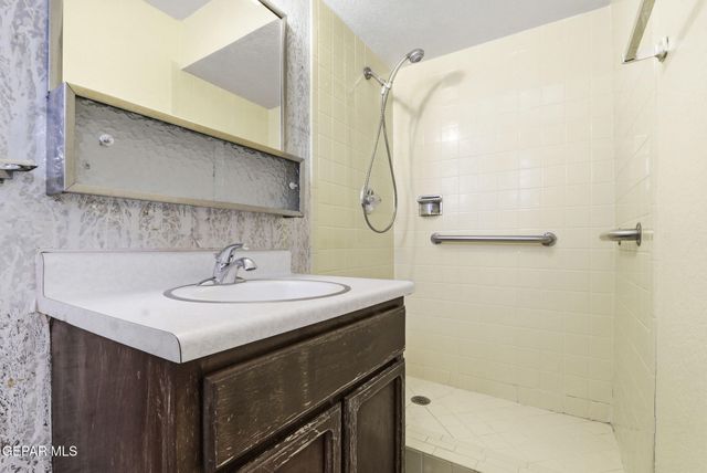 8025 GILBERT Drive, El Paso, TX 79907