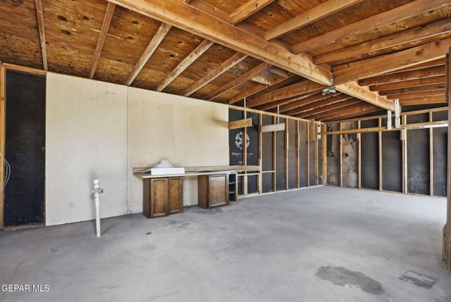 8025 GILBERT Drive, El Paso, TX 79907