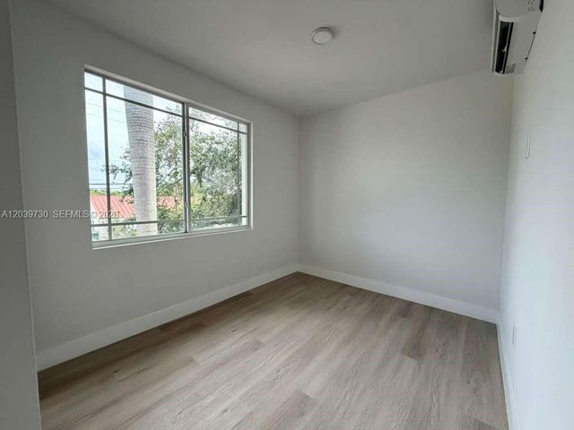 2425 SW 6th Street 17, Miami, FL 33135