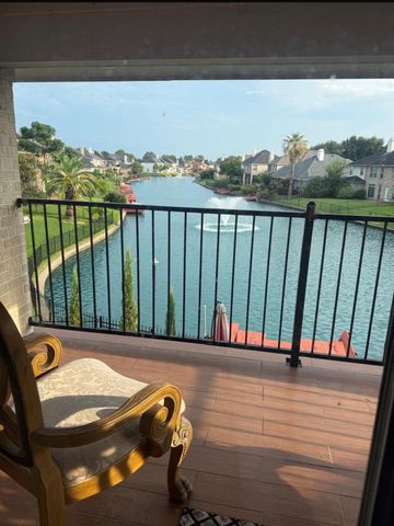 5203 Auckland Dr Drive, Sugar Land, TX 77498