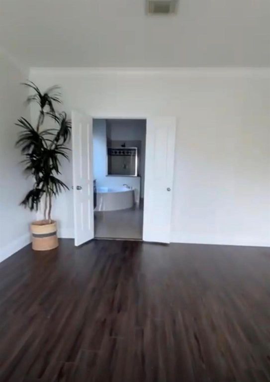 5203 Auckland Dr Drive, Sugar Land, TX 77498