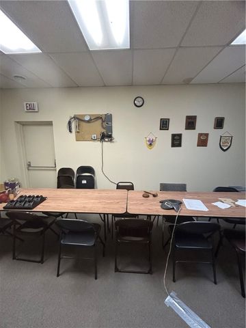 111 Whitehead Ln, Monroeville, PA 15146