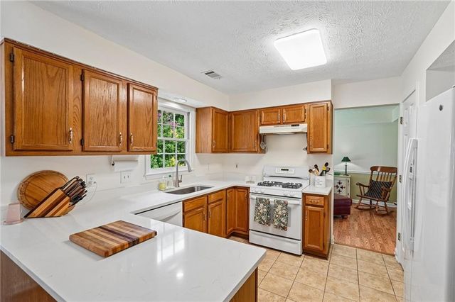 3651 Forest Glen Trail, Lawrenceville, GA 30044