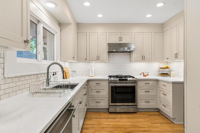 3482 N Frederick AVENUE, Milwaukee, WI 53211