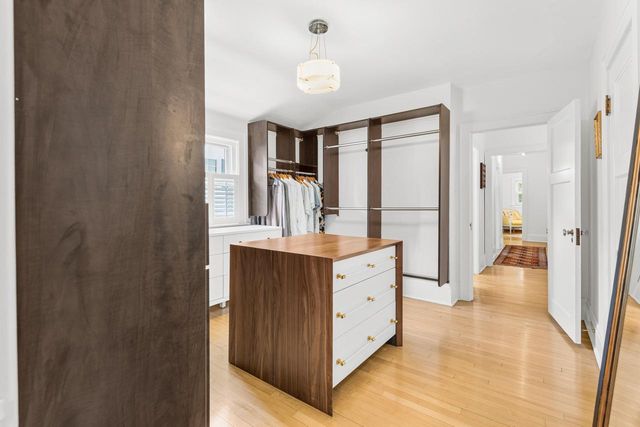 3482 N Frederick AVENUE, Milwaukee, WI 53211