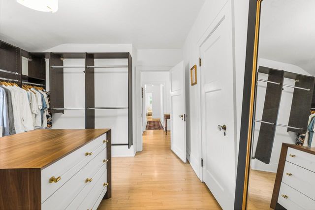 3482 N Frederick AVENUE, Milwaukee, WI 53211