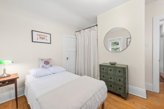 3482 N Frederick AVENUE, Milwaukee, WI 53211