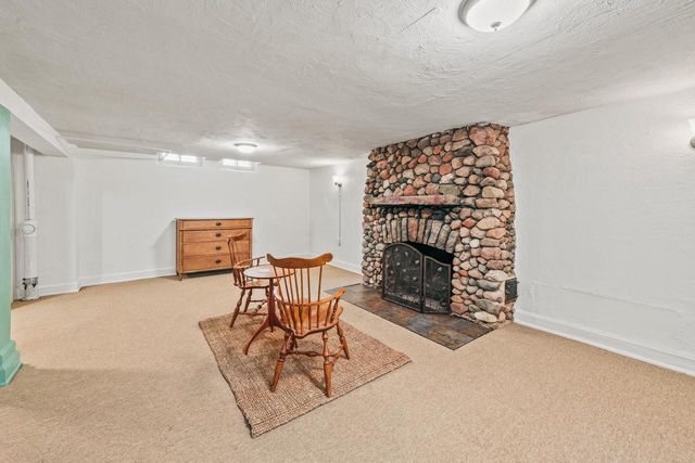 3482 N Frederick AVENUE, Milwaukee, WI 53211
