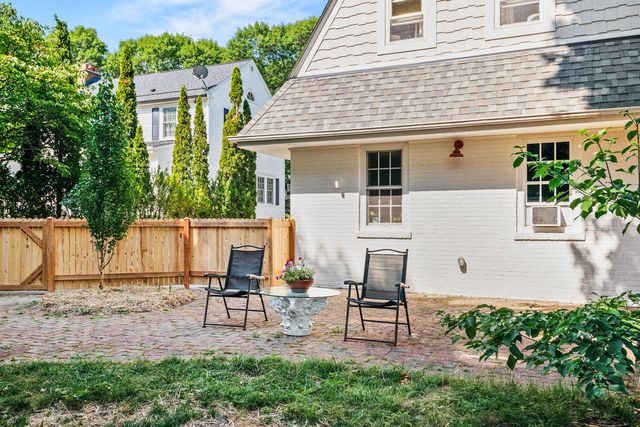 3482 N Frederick AVENUE, Milwaukee, WI 53211