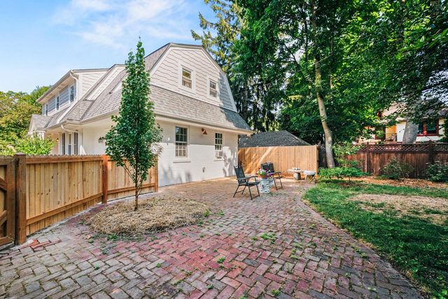 3482 N Frederick AVENUE, Milwaukee, WI 53211