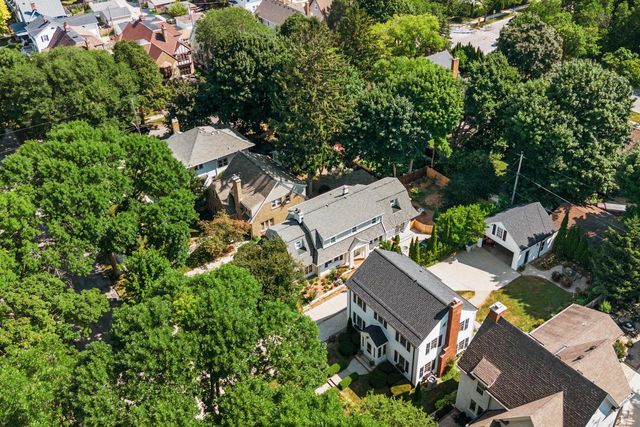 3482 N Frederick AVENUE, Milwaukee, WI 53211