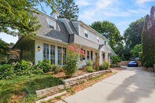 3482 N Frederick AVENUE, Milwaukee, WI 53211