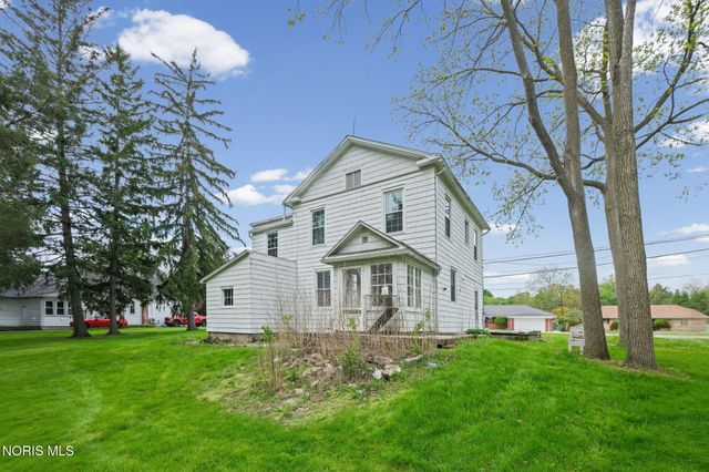 230 N River Road, Waterville, OH 43566