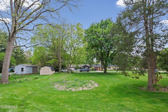 230 N River Road, Waterville, OH 43566